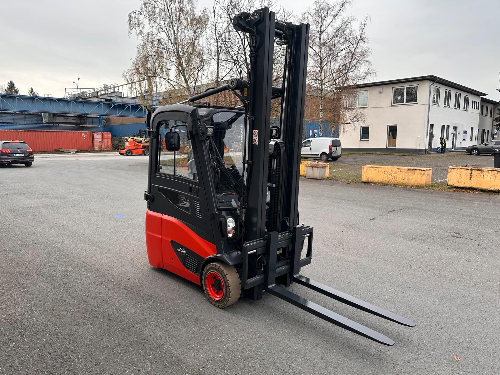 Linde E16C-02 Triplex 6070mm Hub. Vollkabine Waage DZH Bild 4