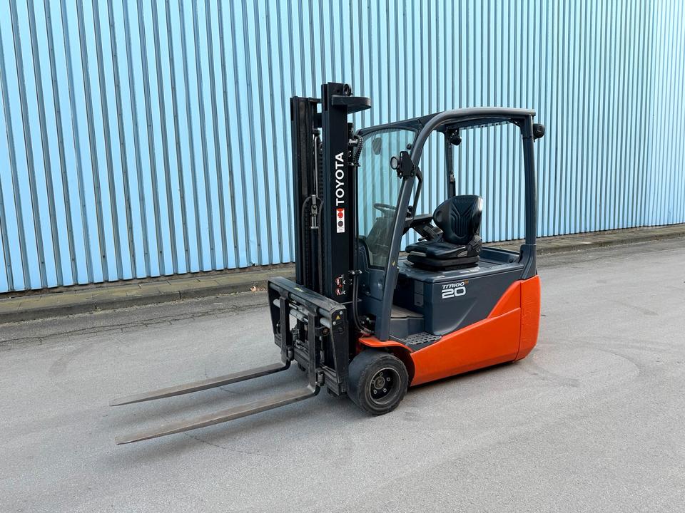Toyota 2t Elektro Gabelstapler Zinkenversteller Seitenschub Bild 3