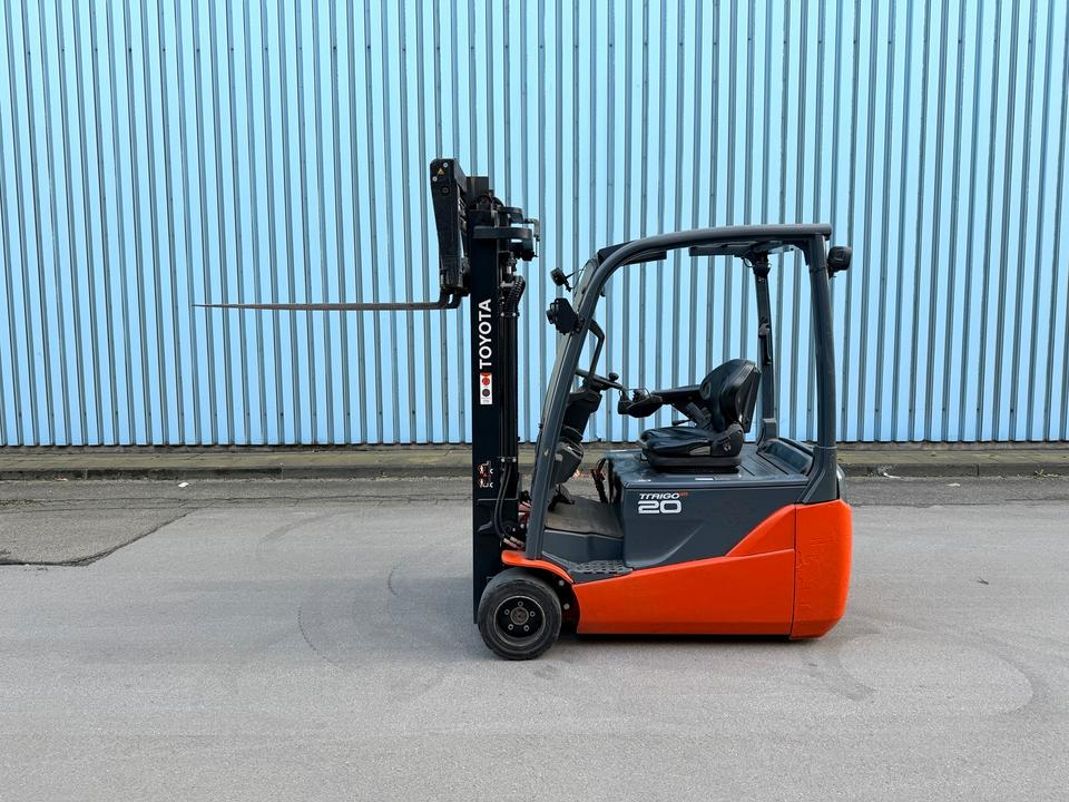 Toyota 2t Elektro Gabelstapler Zinkenversteller Seitenschub Bild 5