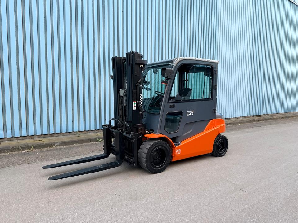 Toyota 8FBMT50 Triplex 4300 Elektro Gabelstapler 5Ton Zinkenversteller Bild 2