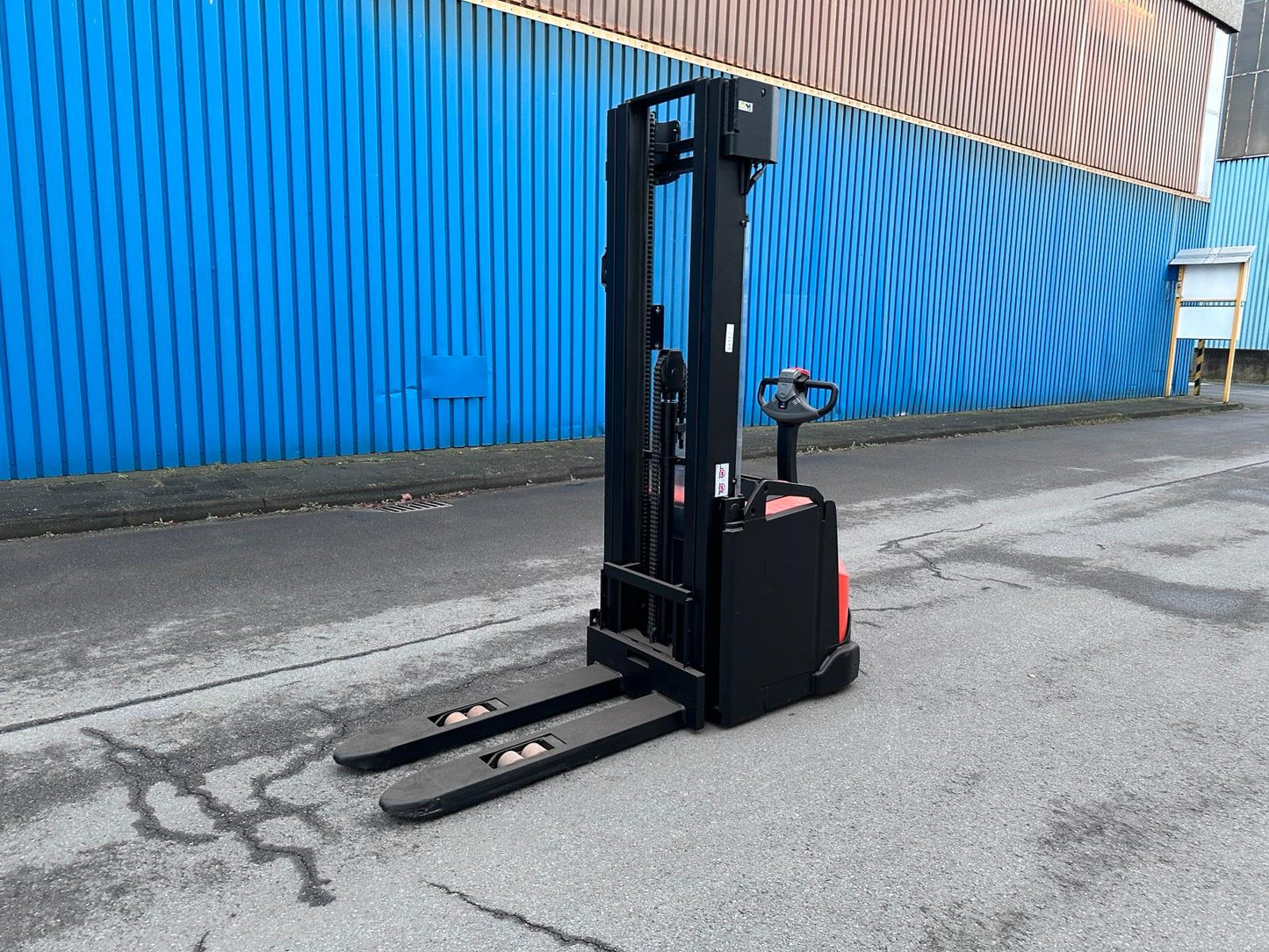 Toyota SWE160 Triplex 5400mm Hochhubwagen Elektro Stapler Lagertechnik Bild 10