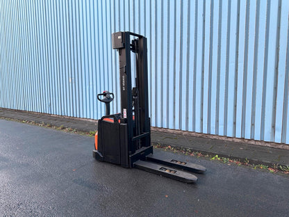 Toyota BT SWE160L Initialhub Triplex 5400mm Hochhubwagen Elektro Bild 4