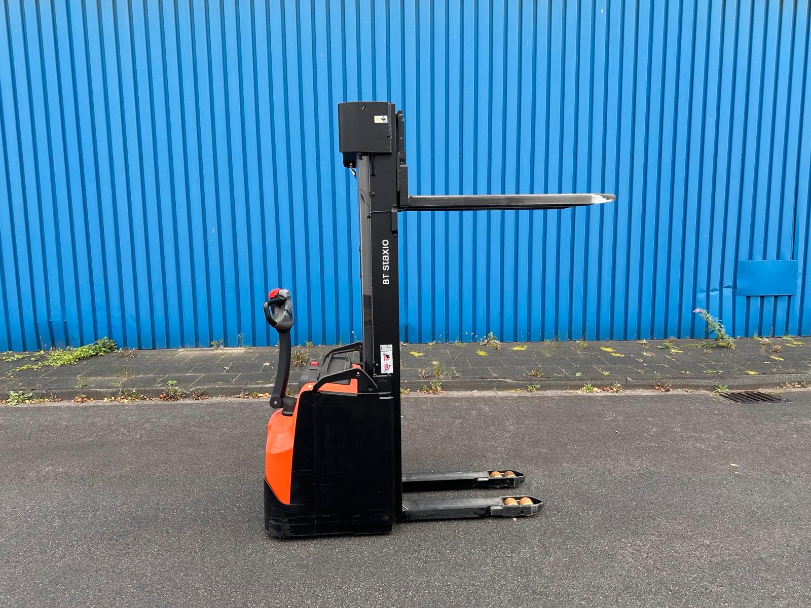 Toyota SWE145 Triplex 5400mm Hochhubwagen Elektrisch Bild 8