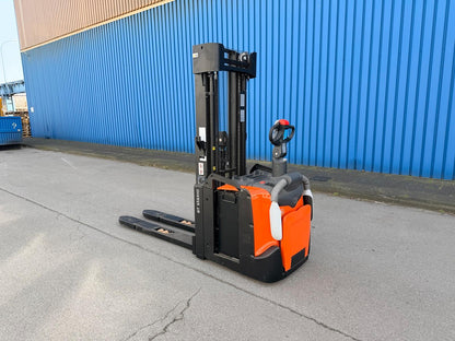 Toyota SPE160L 4800mm Triplex Gabelverlängerung Hochhubwagen Bild 5