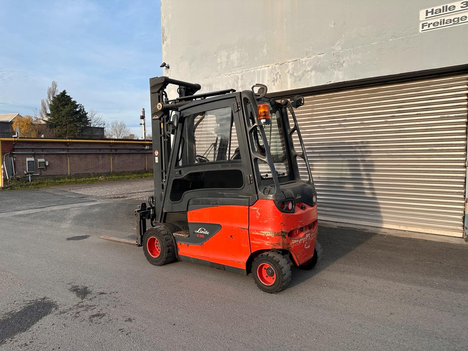 Linde E35HL-01 Elektro 3,5t Gabelstapler Zinkenversteller Kabine Bild 4
