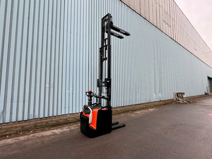 Toyota SPE120 Triplex 3950 Hochhubwagen Elektro Stapler Bild 7
