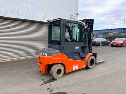 Toyota 5T Elektro Gabelstapler Triplex 5000mm Freihub Seitenschieber