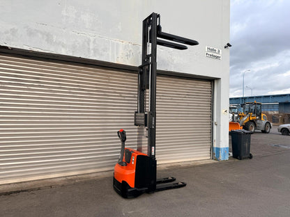 BT SWE120L Triplex Hochhubwagen mit Initialhub 3300mm hub Bild 10