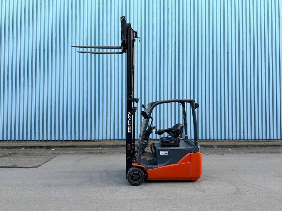 Toyota 2t Elektro Gabelstapler Zinkenversteller Seitenschub Bild 10