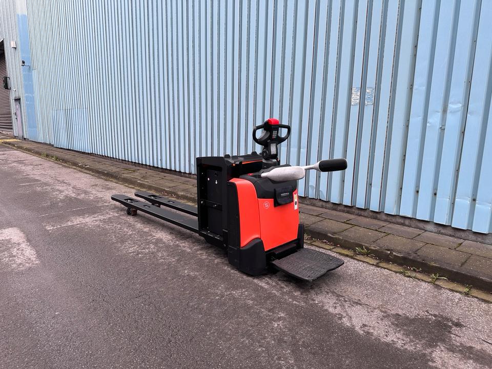 Toyota 2021 LPE220 2400mm Gabeln Elektro Niederhubwagen Schnellläufer Bild 5