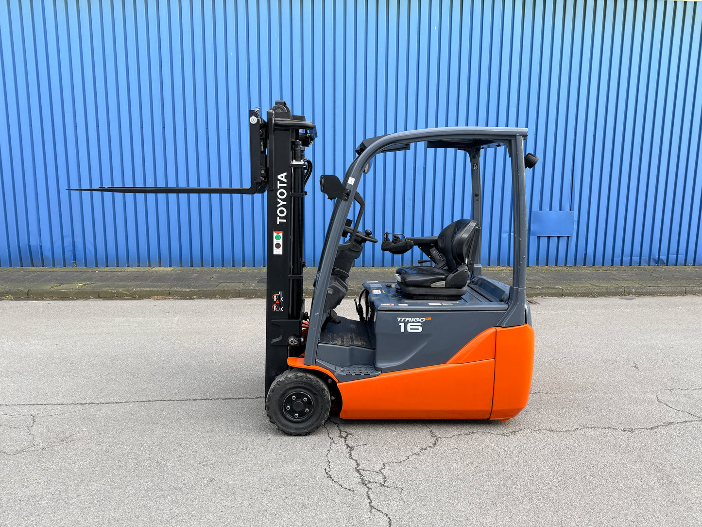 Toyota 3Rad Elektro Gabelstapler 1,6ton 3300mm hub