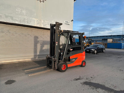 Linde E35HL-01 Elektro 3,5t Gabelstapler Zinkenversteller Kabine Bild 2