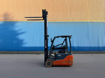 Toyota 1,8t Gabelstapler 3300mm Freihub Seitenschub Bild 10