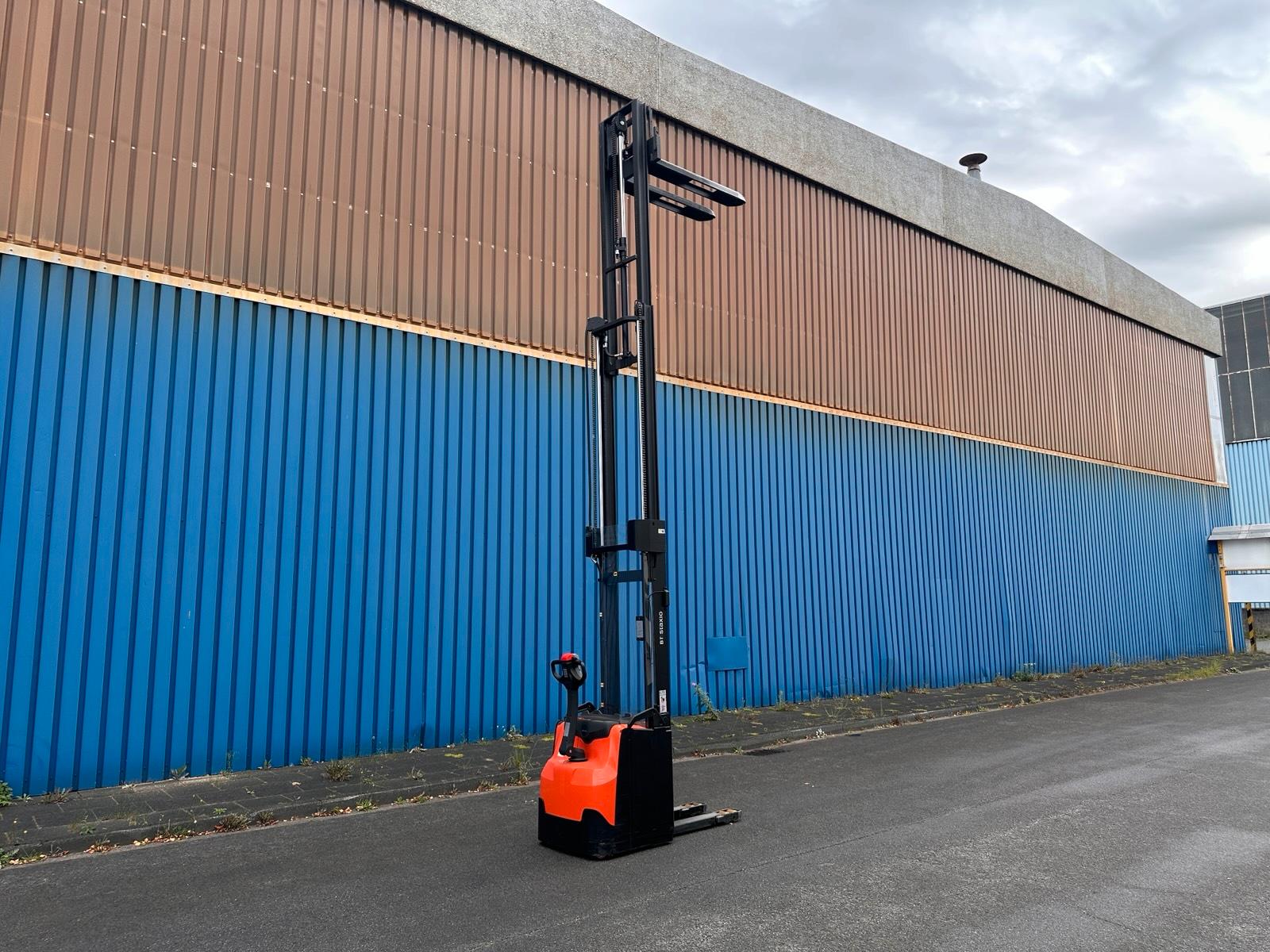 Toyota SWE145 Triplex 5400mm Hochhubwagen Elektrisch Bild 9