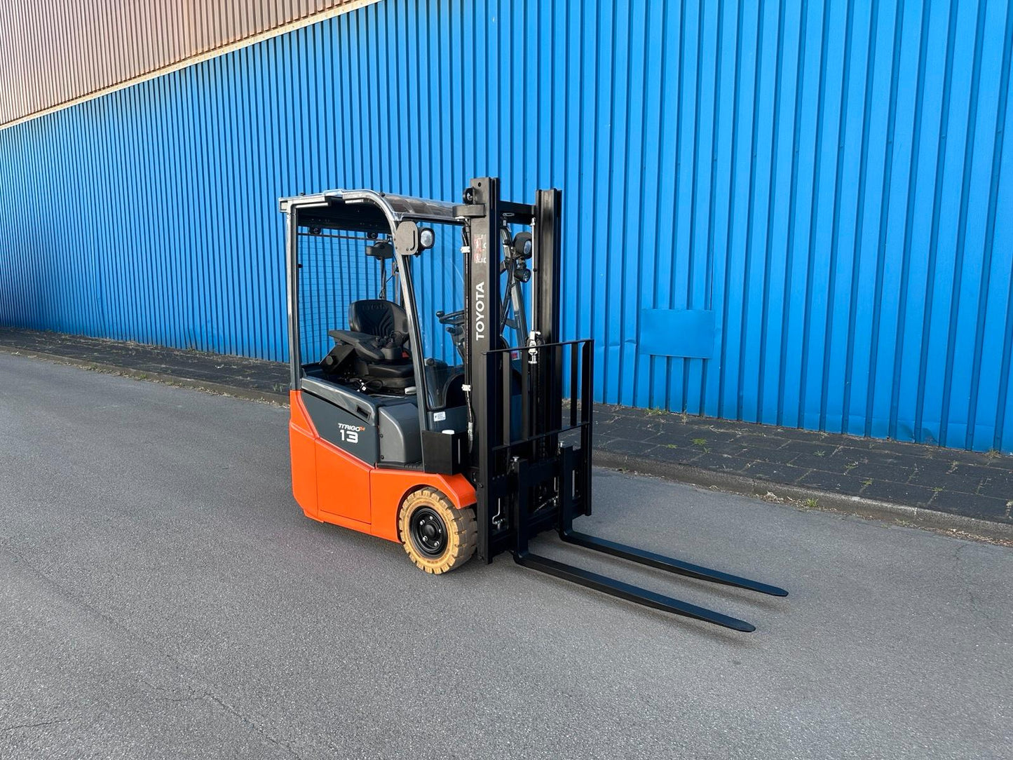 Toyota 1,3t 3 Rad Elektro Stapler 2021 Seitenschieber Bild 8