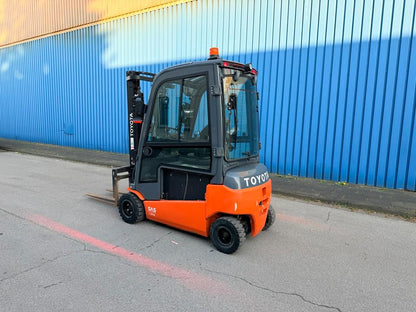 Toyota 8FBM20T 2t Elektro Gabelstapler Zinkenversteller Voll Bild 4