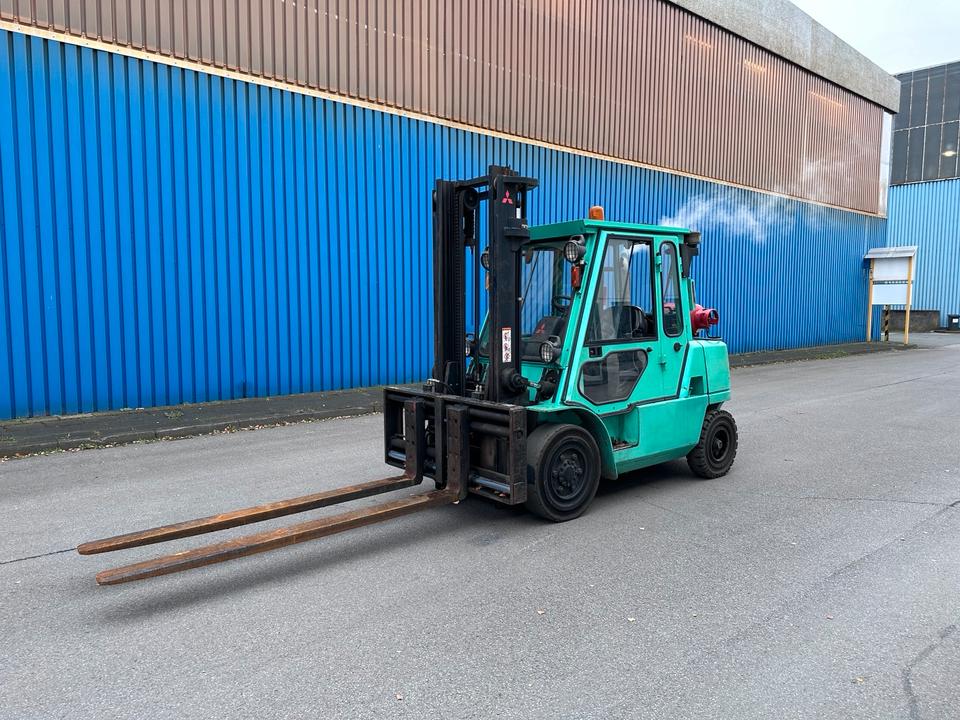 Mitsubishi FD40 4t Gas Gabelstapler Zinkenversteller 3700 Bild 3