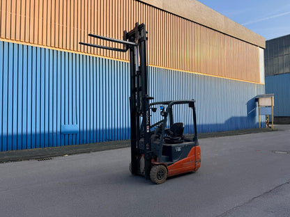 Toyota 1,8t Gabelstapler 3300mm Freihub Seitenschub Bild 11