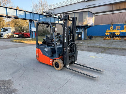 Toyota 8FBE20T Duplex 3300 Elektro Gabelstapler 2T Bild 4