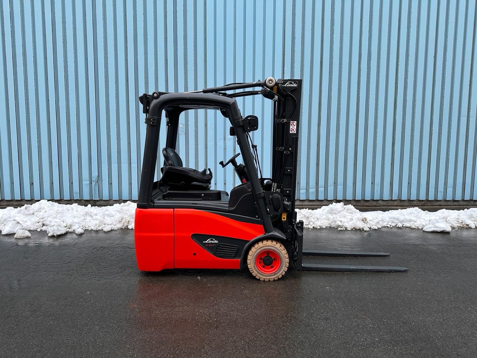 Linde E16 Triplex 4625mm Waage Elektro 3Rad Gabelstapler Bild 9
