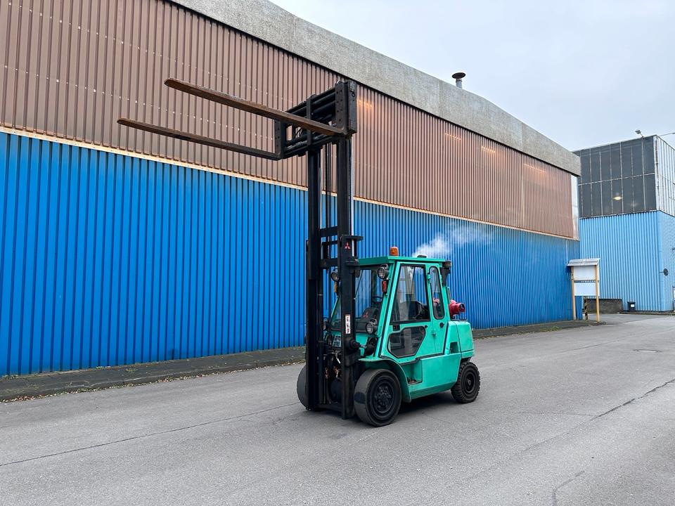 Mitsubishi FD40 4t Gas Gabelstapler Zinkenversteller 3700 Bild 9