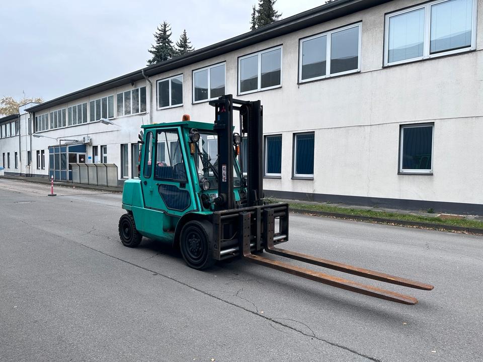 Mitsubishi FD40 4t Gas Gabelstapler Zinkenversteller 3700 Bild 4