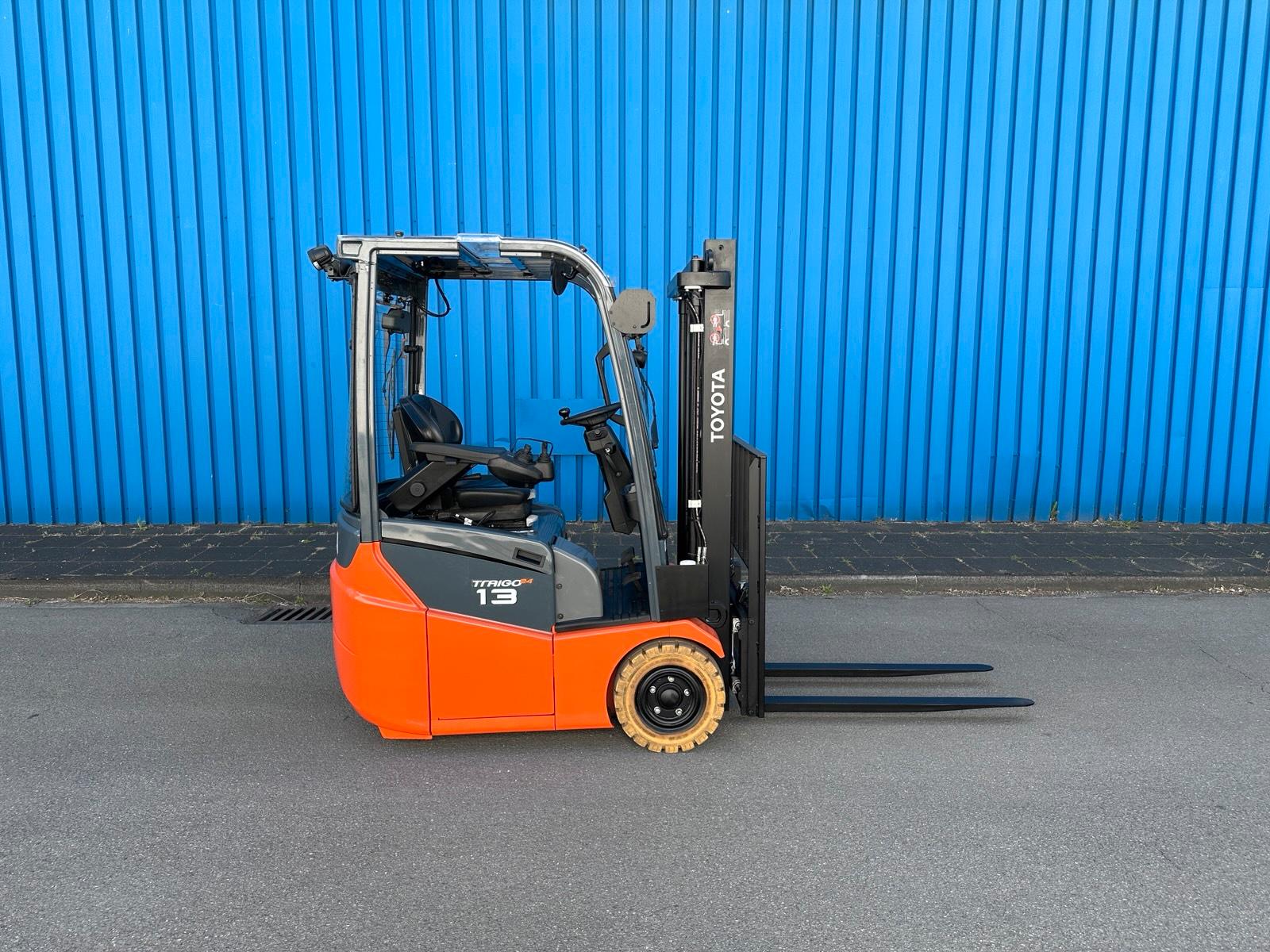 Toyota 1,3t 3 Rad Elektro Stapler 2021 Seitenschieber Bild 9