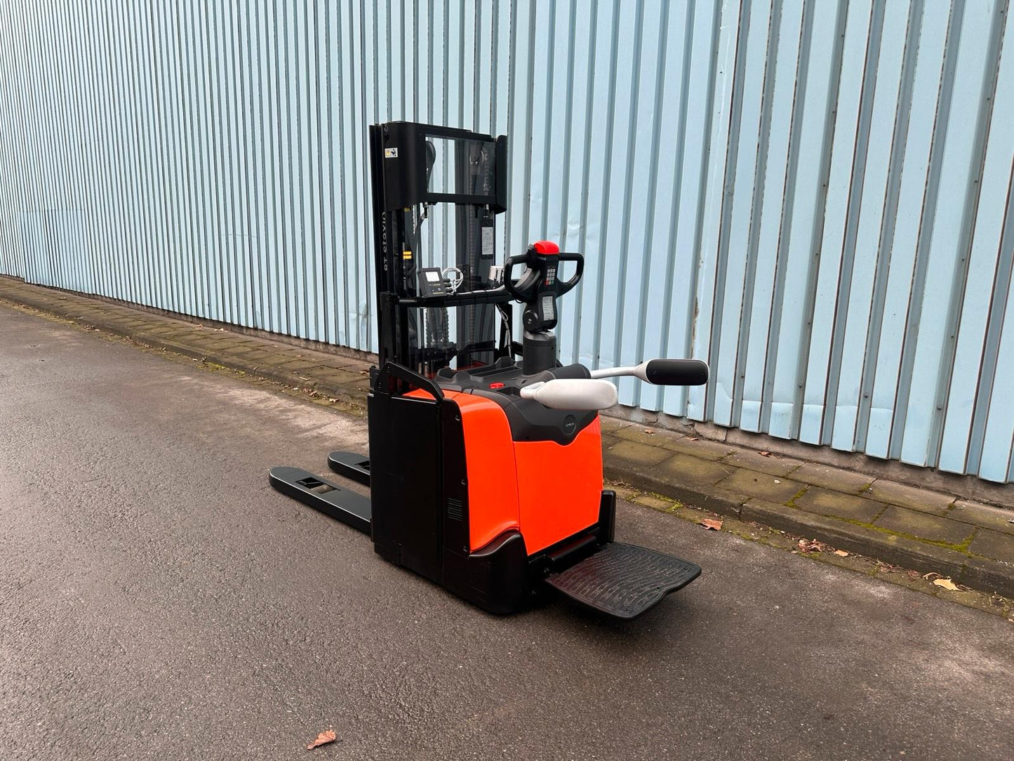 Toyota SPE120 Triplex 3950 Hochhubwagen Elektro Stapler Bild 9