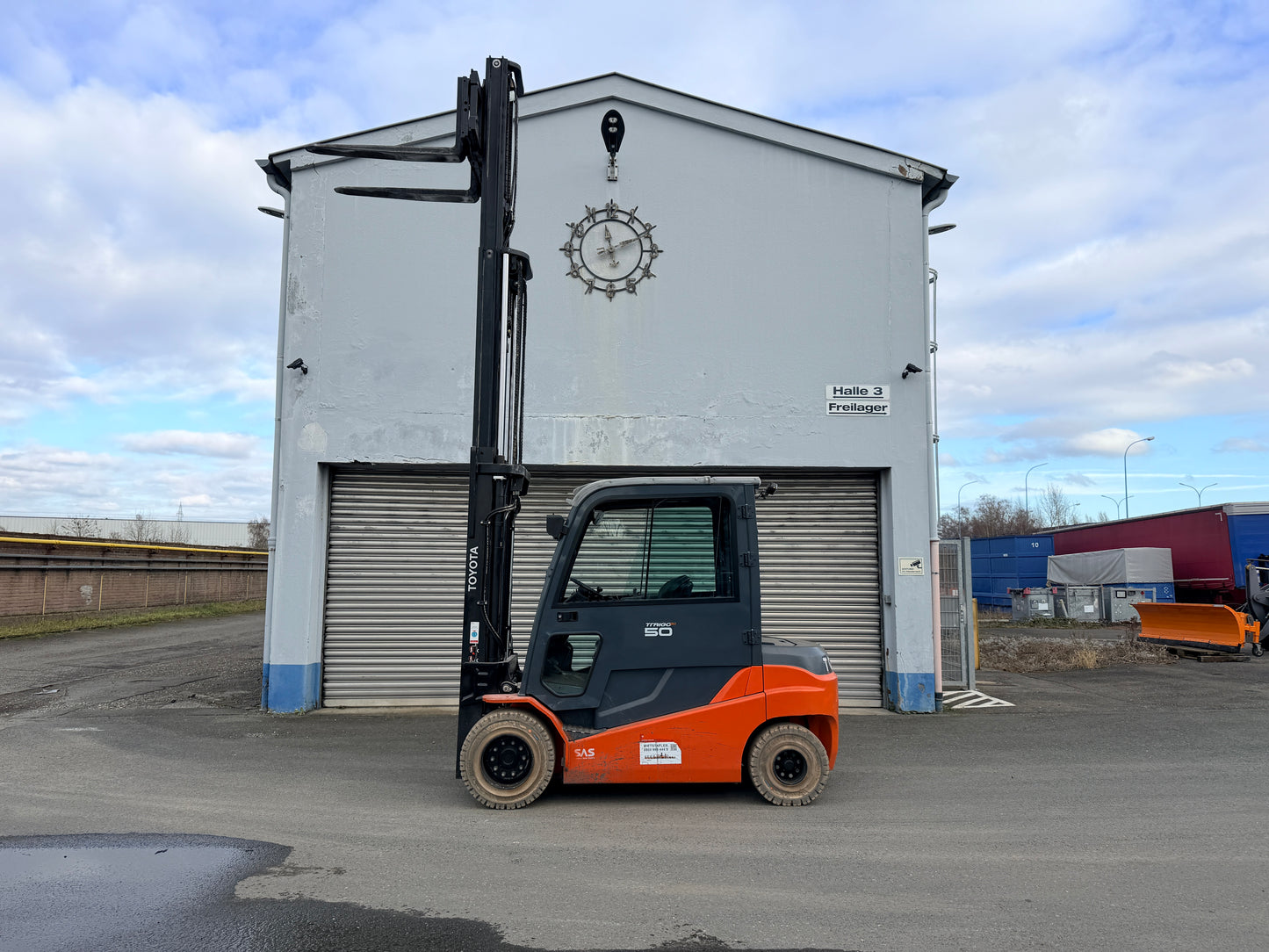 Toyota 5T Elektro Gabelstapler Triplex 5000mm Freihub Seitenschieber