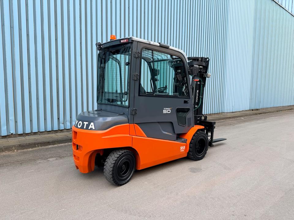 Toyota 8FBMT50 Triplex 4300 Elektro Gabelstapler 5Ton Zinkenversteller Bild 10