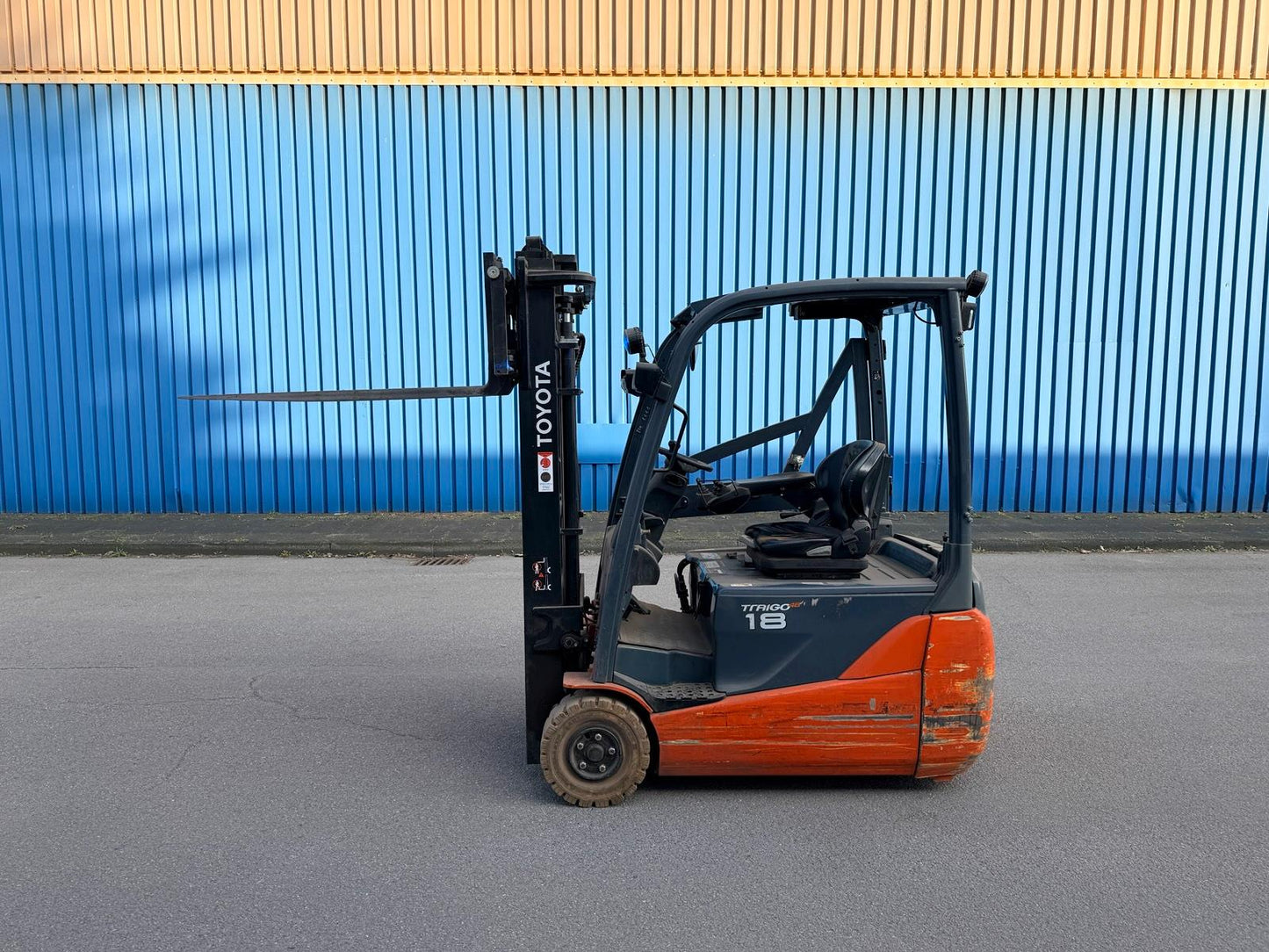 Toyota 1,8t Gabelstapler 3300mm Freihub Seitenschub Bild 9