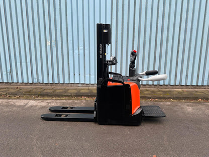Toyota SPE120 Triplex 3950 Hochhubwagen Elektro Stapler Bild 10