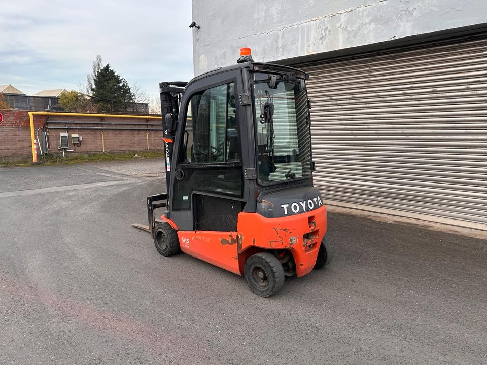 Toyota 2t 4Rad Gabelstapler Elektro Triplex 4700mm ZVG SS Bild 4