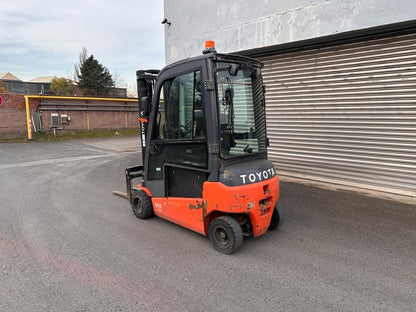 Toyota 2t 4Rad Gabelstapler Elektro Triplex 4700mm ZVG SS Bild 4