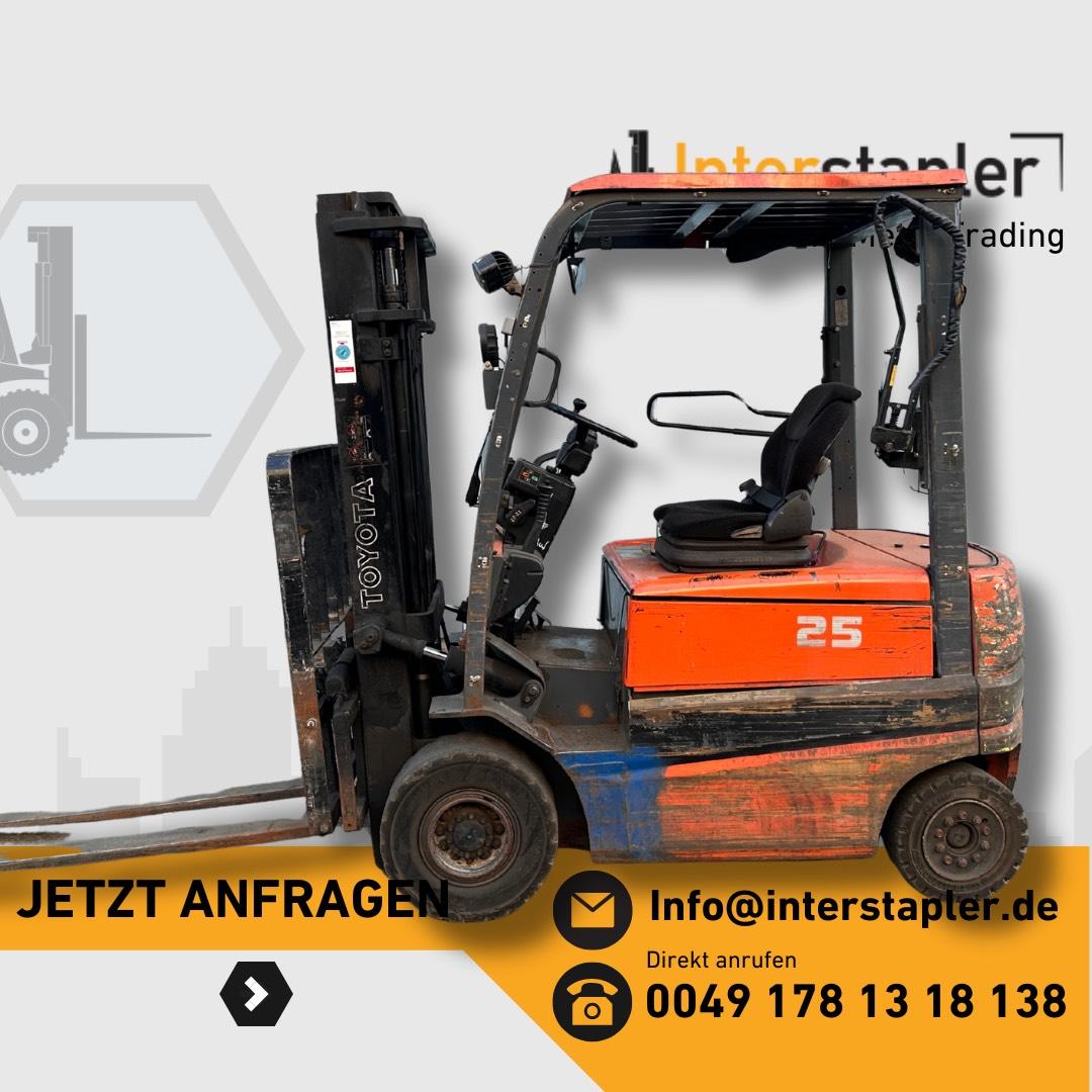 Toyota 2,5T Elektro Gabelstapler 3300mm Hub 4Rad Seitenschieber Bild 1