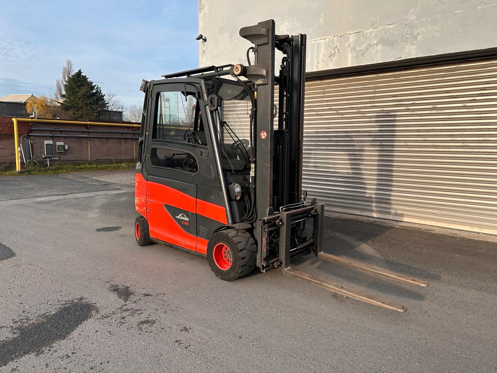 Linde E35HL-01 Elektro 3,5t Gabelstapler Zinkenversteller Kabine Bild 5