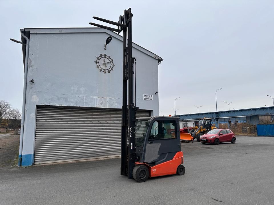 Toyota 8FBMT30 3Ton Elektro Gabelstapler Triplex 5500mm Batterie 2024 Bild 10