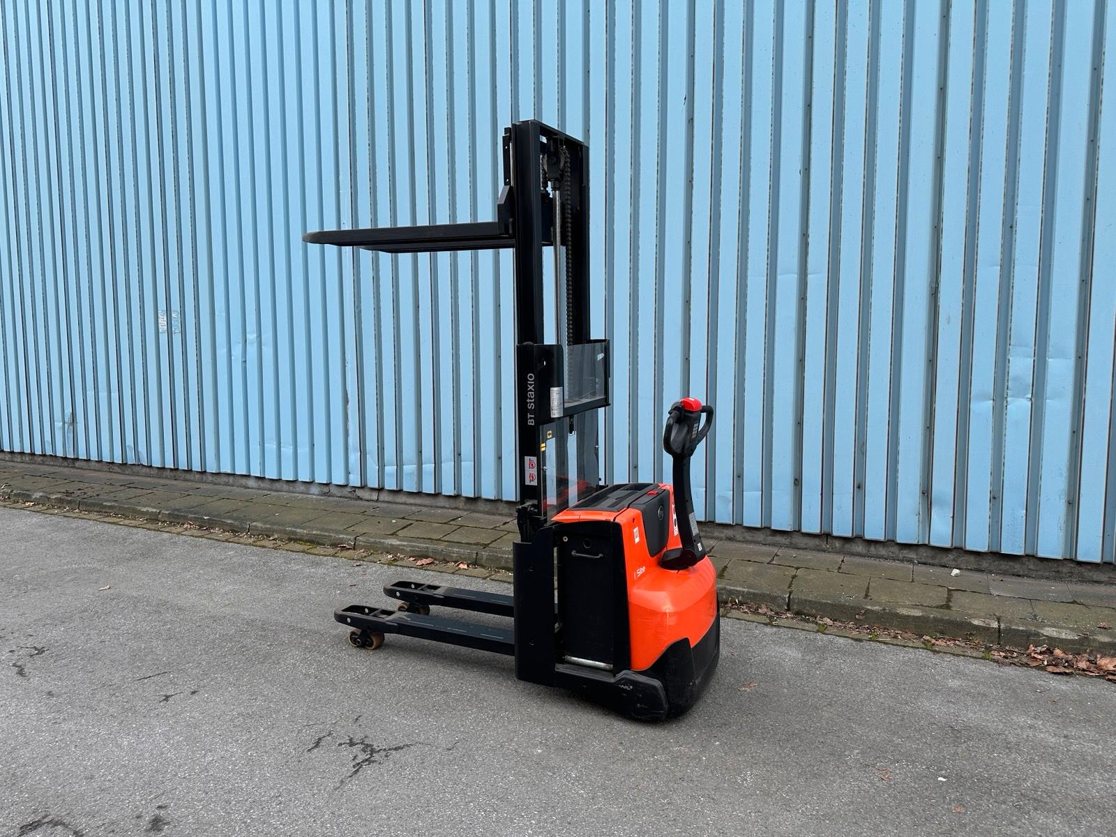 Toyota SWE200D Doppelstock 1700mm Hochhubwagen initialhub Bild 10