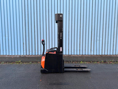 Toyota BT SWE160L Initialhub Triplex 5400mm Hochhubwagen Elektro Bild 3