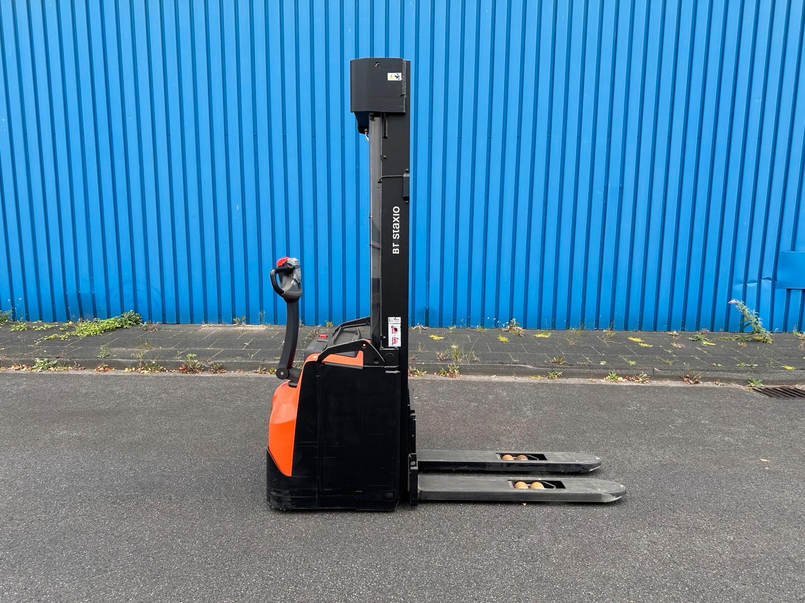 Toyota SWE145 Triplex 5400mm Hochhubwagen Elektrisch Bild 6
