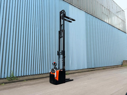 Toyota SPE160L Triplex 4800mm hub 2020 Klappplatform Bild 7