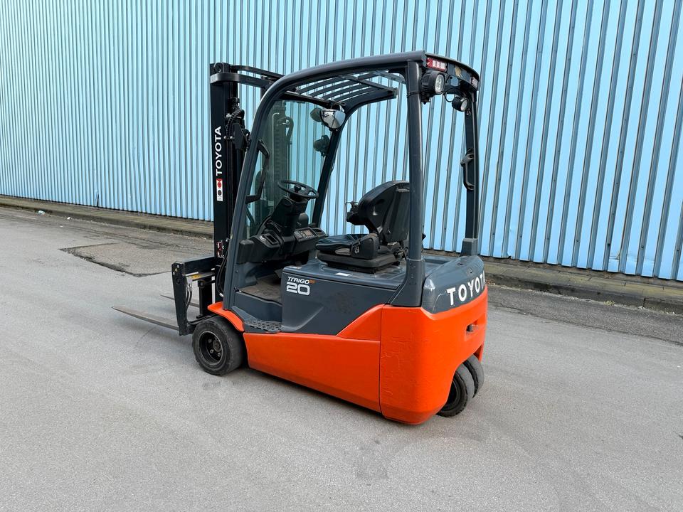 Toyota 2t Elektro Gabelstapler Zinkenversteller Seitenschub Bild 4