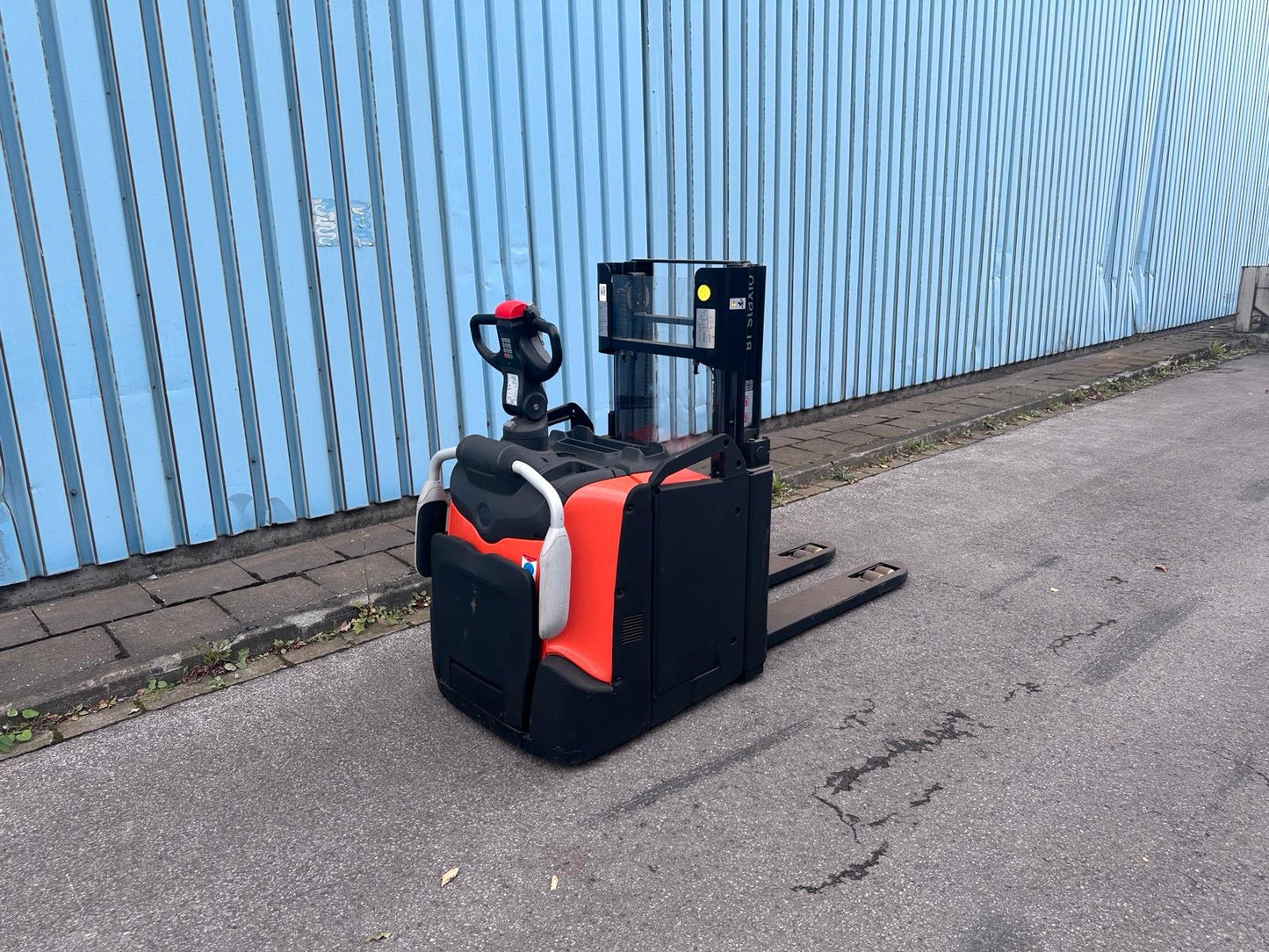 Toyota SPE200D Mitfahrer Doppelstock Hochhubwagen Elektro Stapler Bild 2