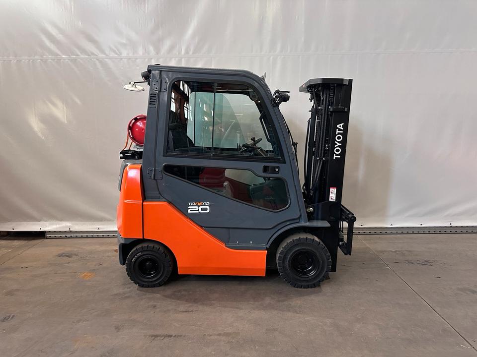 Toyota 2t Gas Gabelstapler Triplex 4300mm VollKabine Gasstapler Bild 8