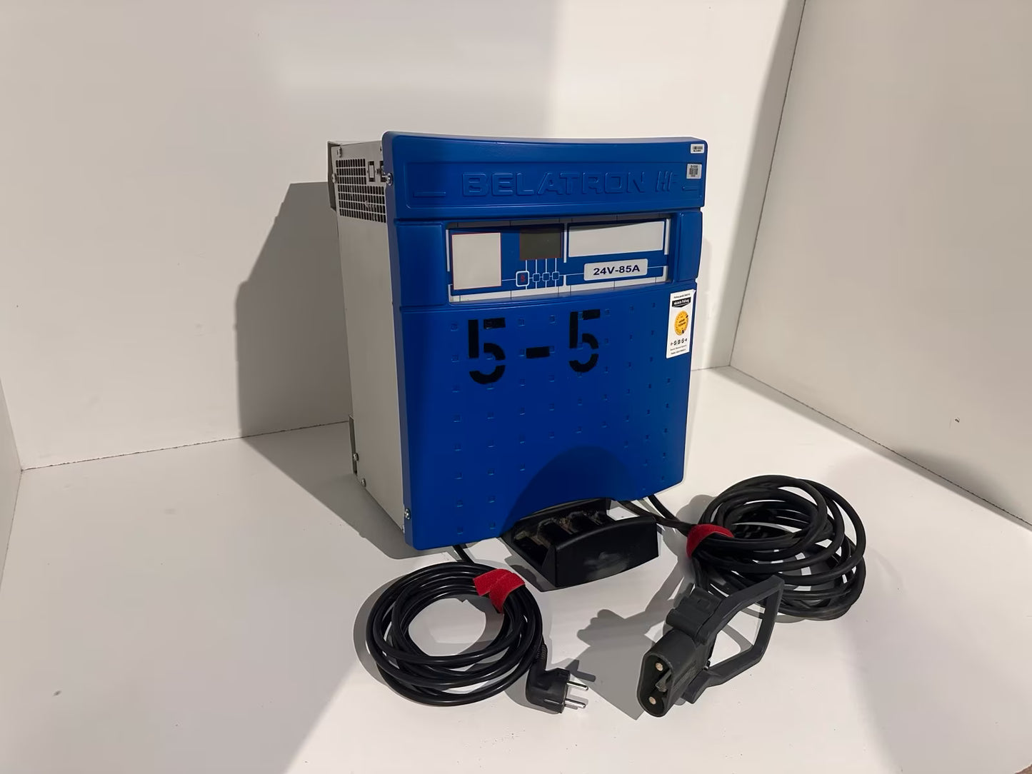 24V 85A Belatron Hubwagen Gabelstapler Batterie Ladegerät DIN