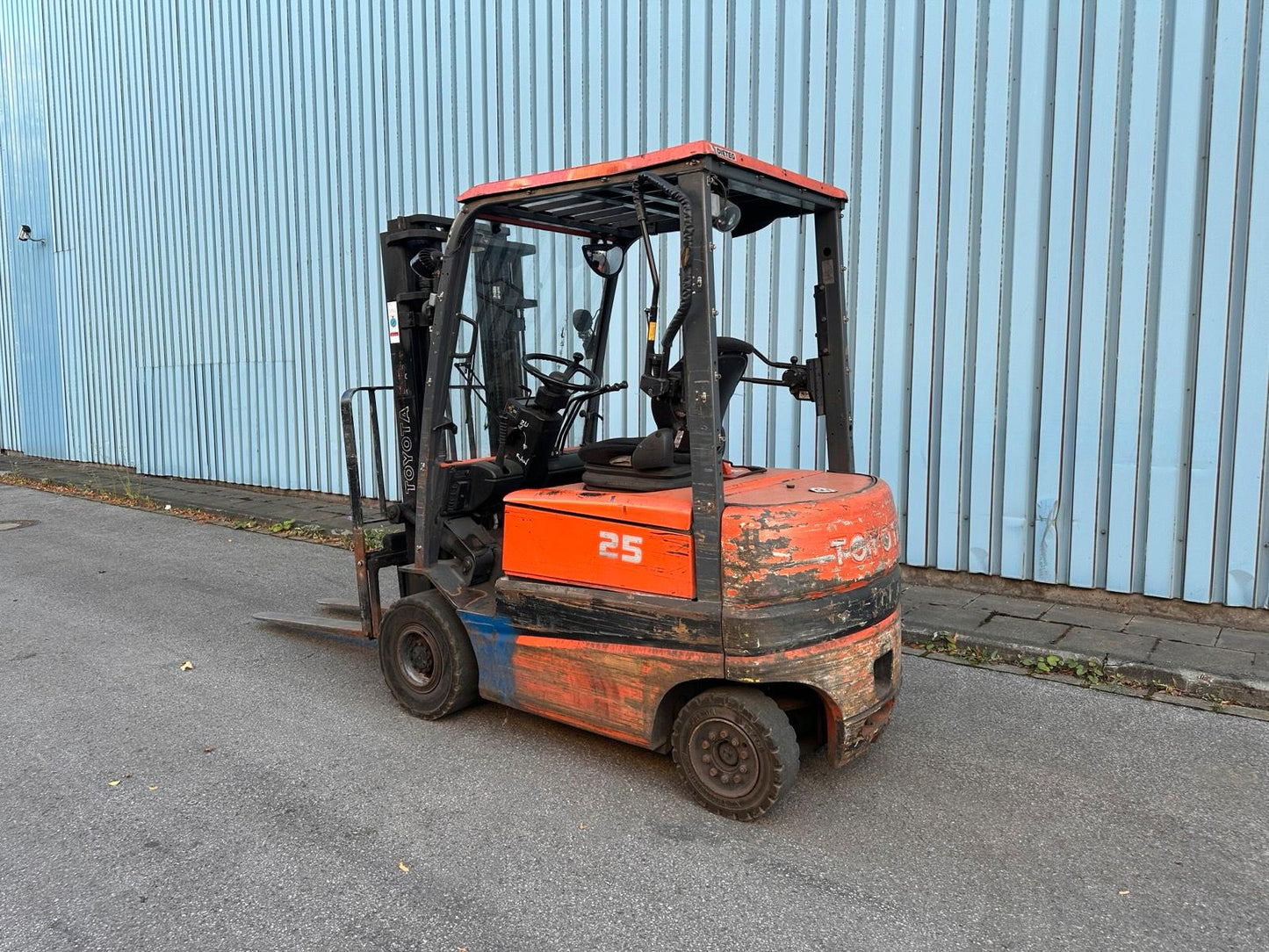 Toyota 2,5T Elektro Gabelstapler 3300mm Hub 4Rad Seitenschieber Bild 4