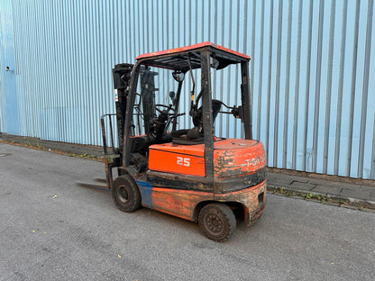Toyota 2,5T Elektro Gabelstapler 3300mm Hub 4Rad Seitenschieber Bild 4