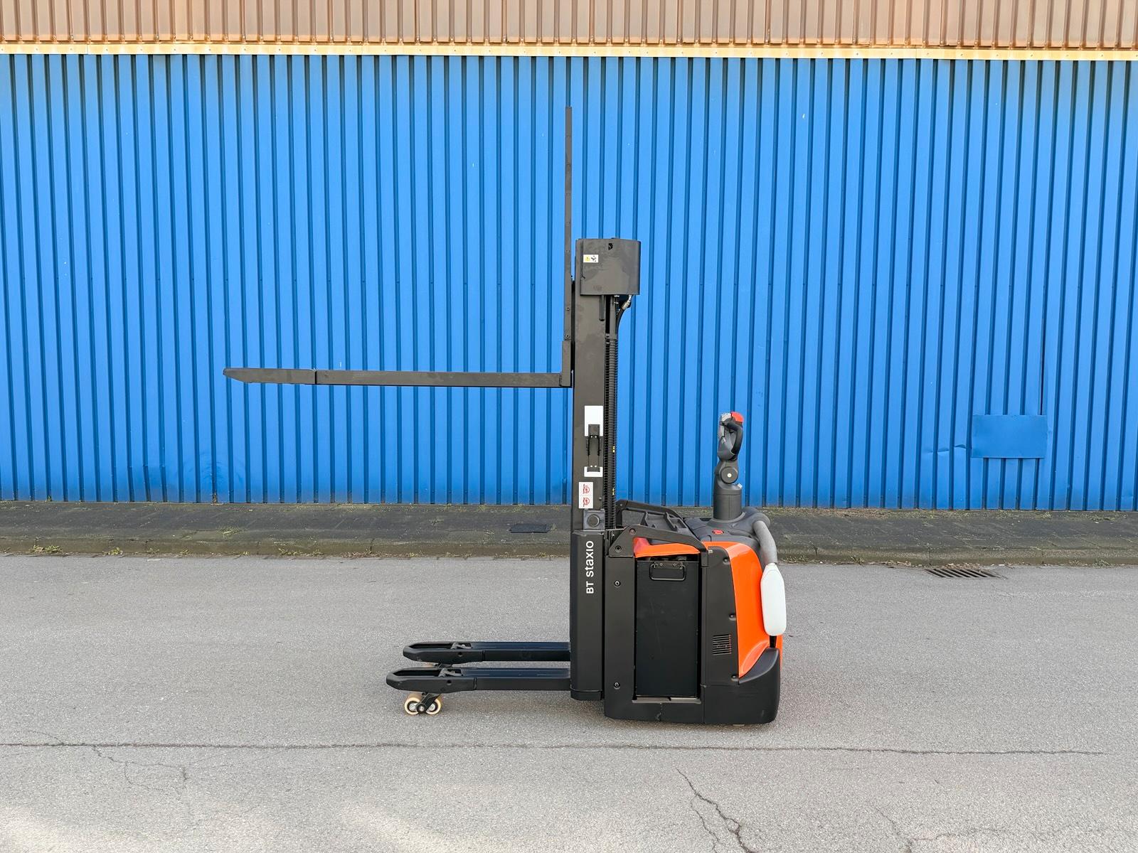 Toyota SPE160L 4800mm Triplex Gabelverlängerung Hochhubwagen Bild 9