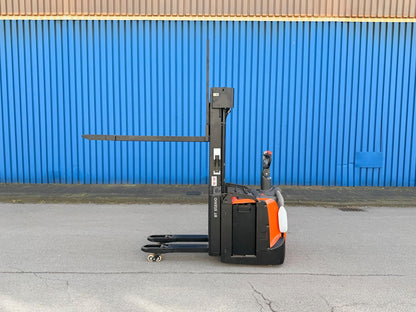 Toyota SPE160L 4800mm Triplex Gabelverlängerung Hochhubwagen Bild 9