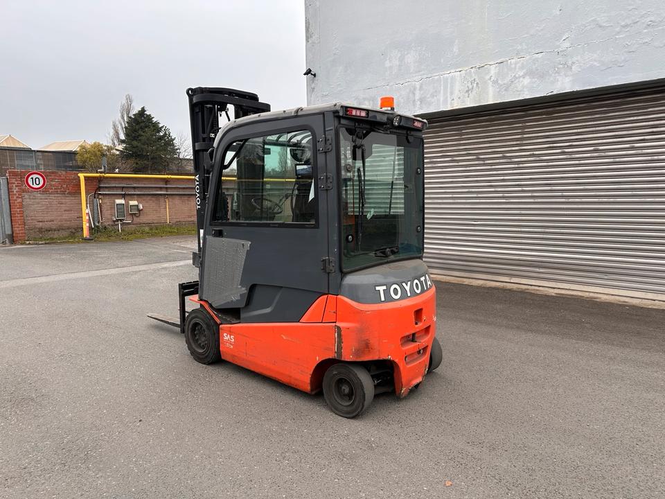 Toyota 8FBMT30 3Ton Elektro Gabelstapler Triplex 5500mm Batterie 2024 Bild 4